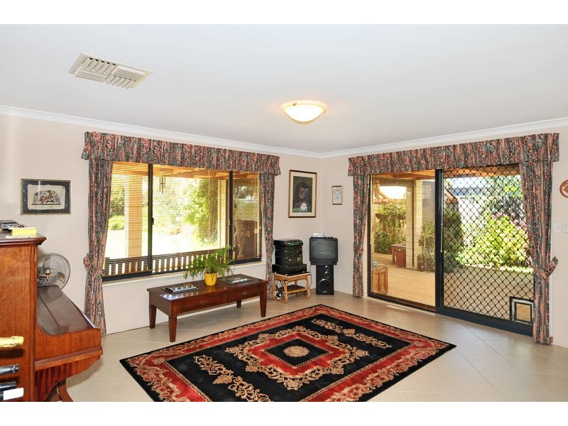 125 Midsummer Circle, Pinjarra WA 6208
