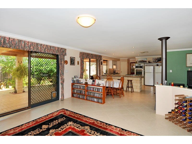 125 Midsummer Circle, Pinjarra WA 6208
