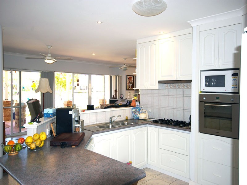 17 Heron Place, South Yunderup WA 6208