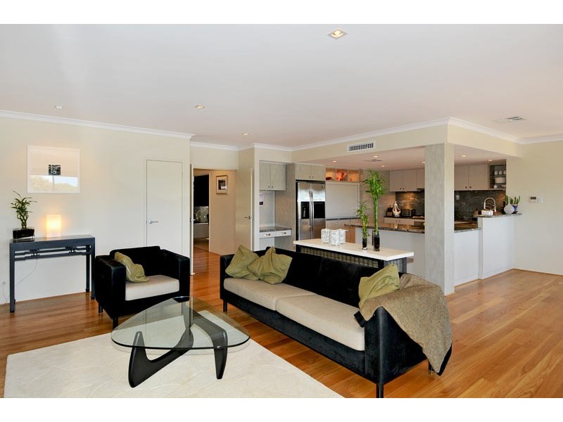 25 Conservation Loop, Erskine WA 6210