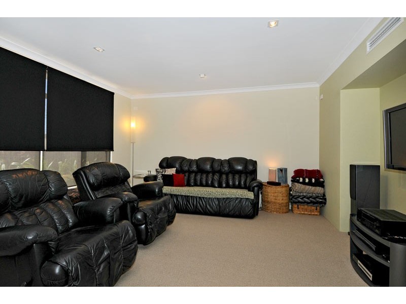 25 Conservation Loop, Erskine WA 6210