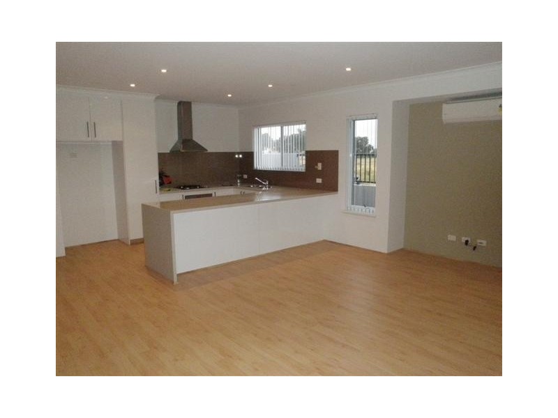 12 Kardan Loop, Falcon WA 6210
