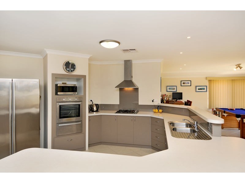 26 Carissa Turn, Halls Head WA 6210