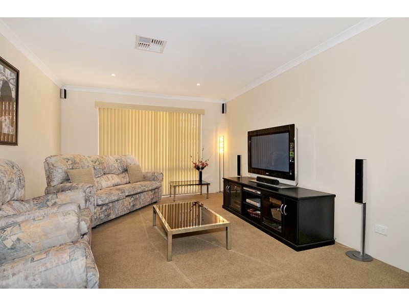 26 Carissa Turn, Halls Head WA 6210