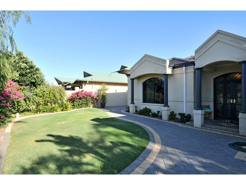 26 Picaroon Place, Halls Head WA 6210