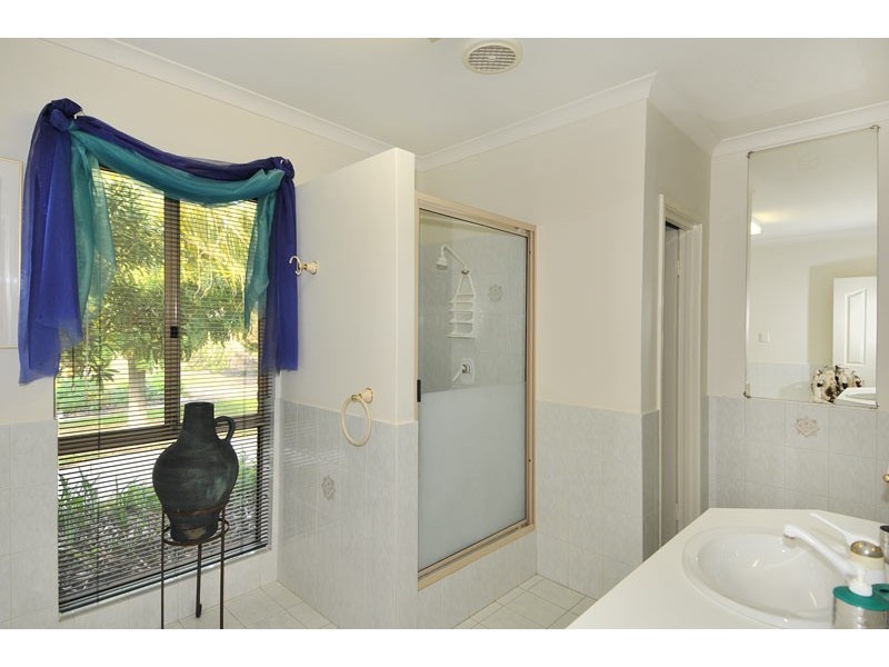 42 Nutbush Avenue, Falcon WA 6210