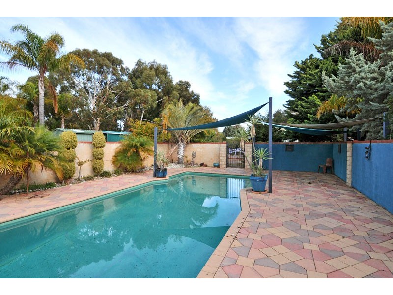 42 Nutbush Avenue, Falcon WA 6210