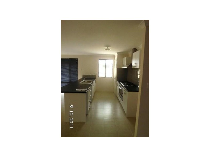 38 Lismore Ridge, Lakelands WA 6180