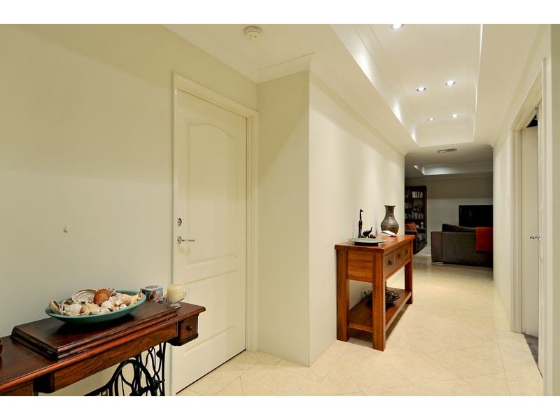 33 Lord Hobart Drive, Madora Bay WA 6210