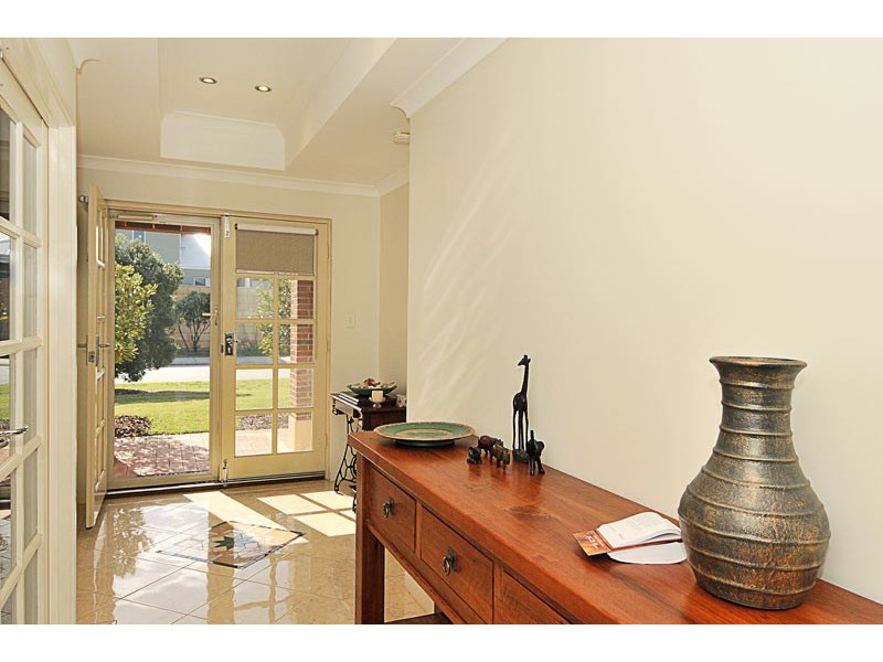 33 Lord Hobart Drive, Madora Bay WA 6210