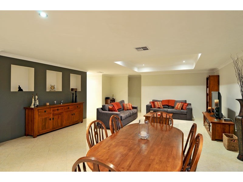 33 Lord Hobart Drive, Madora Bay WA 6210