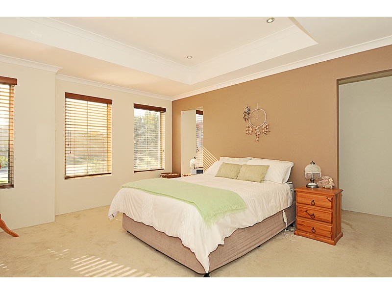 33 Lord Hobart Drive, Madora Bay WA 6210