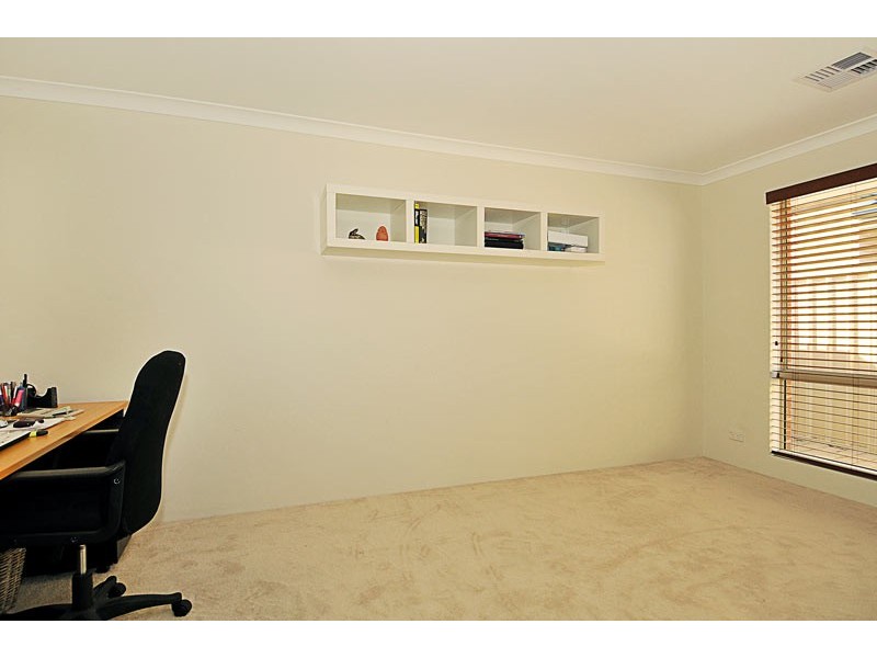 33 Lord Hobart Drive, Madora Bay WA 6210