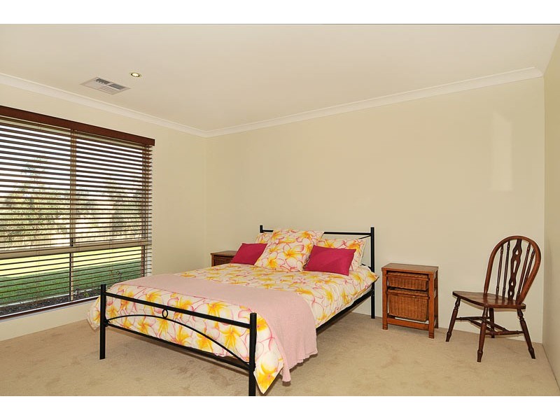 33 Lord Hobart Drive, Madora Bay WA 6210