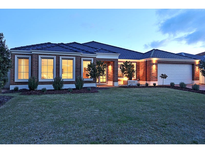 33 Lord Hobart Drive, Madora Bay WA 6210
