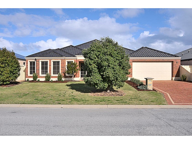 33 Lord Hobart Drive, Madora Bay WA 6210