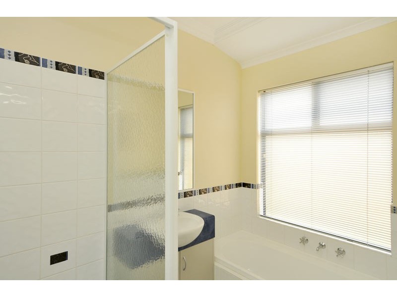 16 Dias Pass, Dudley Park WA 6210