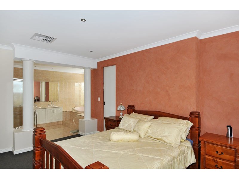 55 Newport Drive, Dudley Park WA 6210