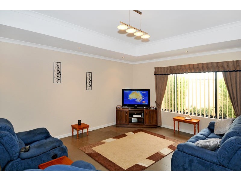 55 Newport Drive, Dudley Park WA 6210