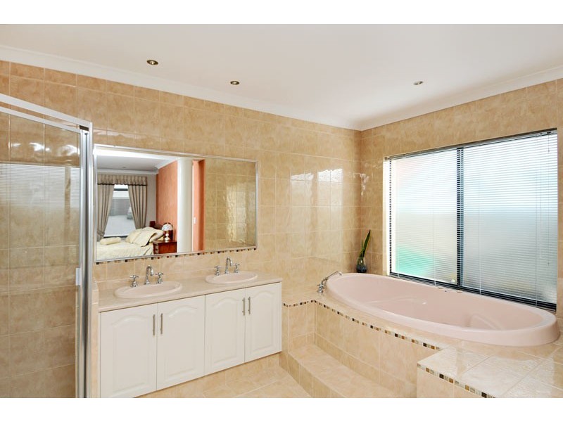 55 Newport Drive, Dudley Park WA 6210