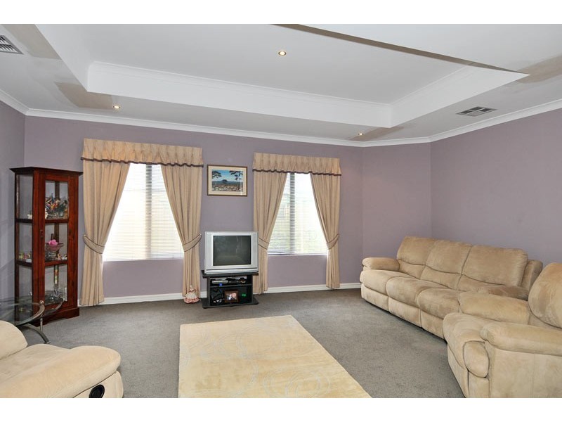 55 Newport Drive, Dudley Park WA 6210