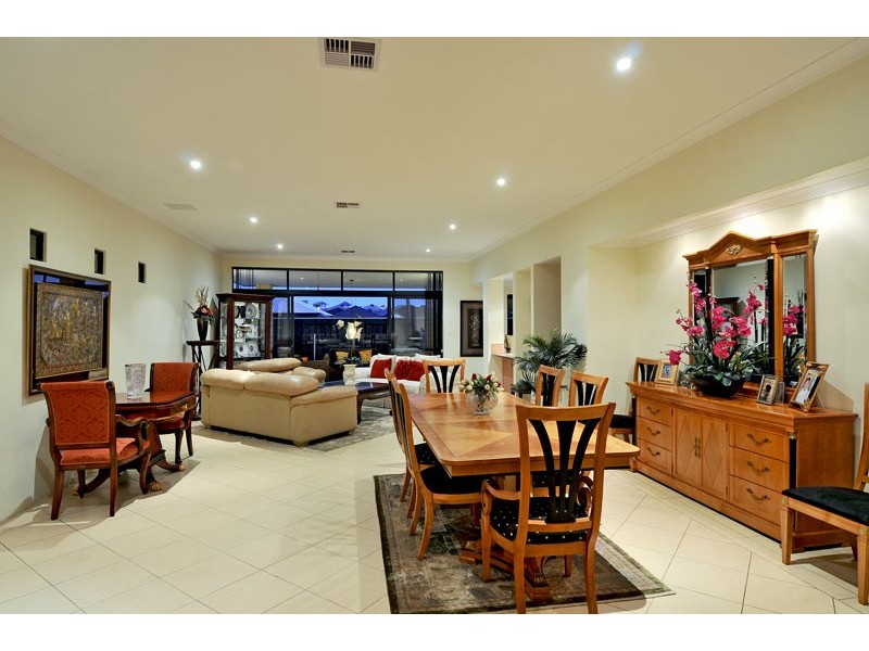 3 Riceflower Boulevard, Halls Head WA 6210