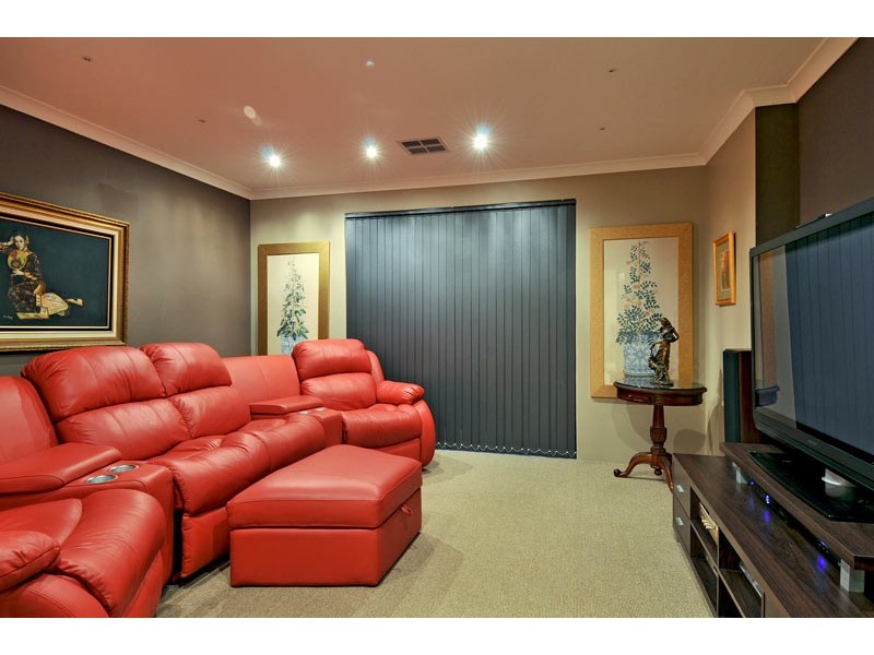 3 Riceflower Boulevard, Halls Head WA 6210