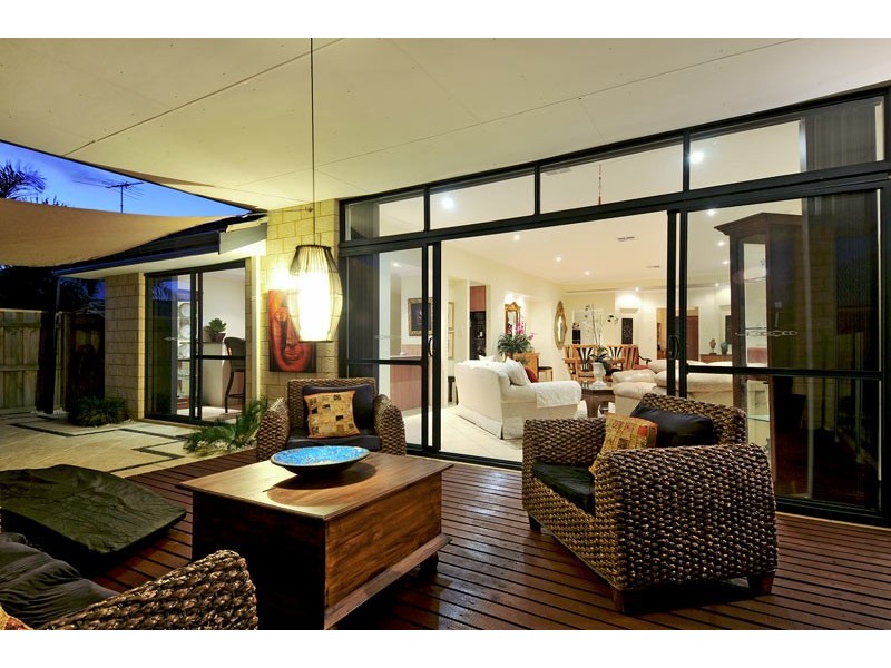 3 Riceflower Boulevard, Halls Head WA 6210