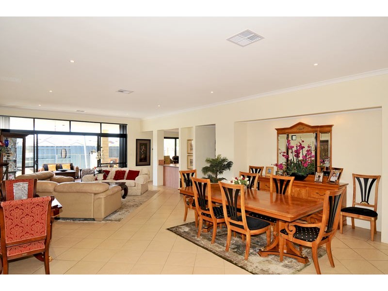 3 Riceflower Boulevard, Halls Head WA 6210