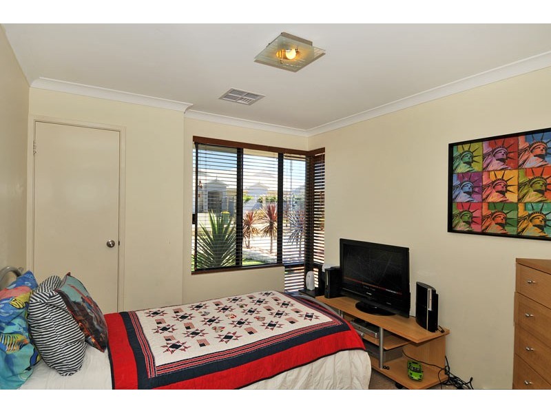 3 Riceflower Boulevard, Halls Head WA 6210