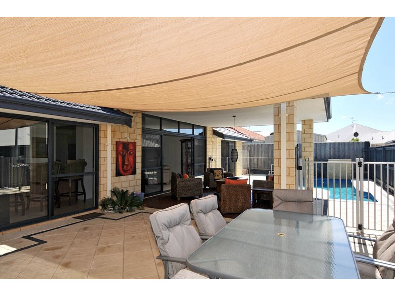 3 Riceflower Boulevard, Halls Head WA 6210