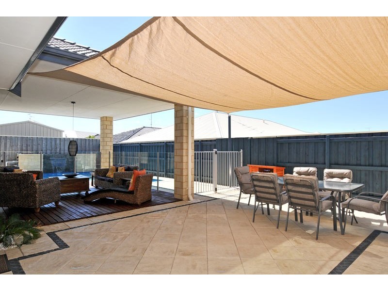 3 Riceflower Boulevard, Halls Head WA 6210