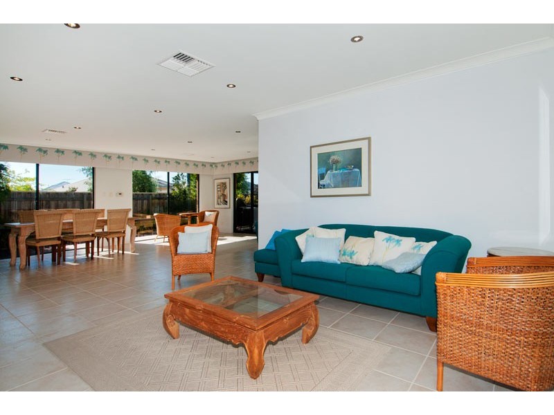 14 Dalona Parkway, Lakelands WA 6180