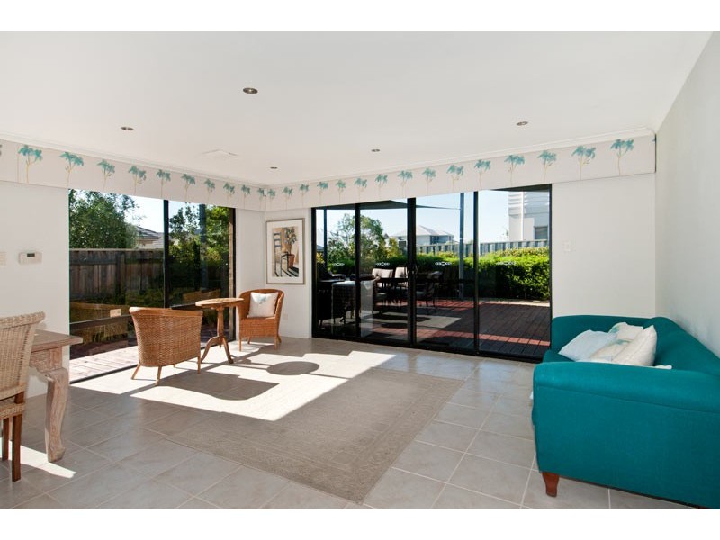 14 Dalona Parkway, Lakelands WA 6180