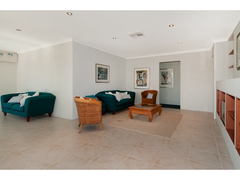 14 Dalona Parkway, Lakelands WA 6180