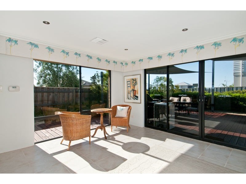 14 Dalona Parkway, Lakelands WA 6180