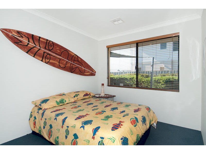 14 Dalona Parkway, Lakelands WA 6180