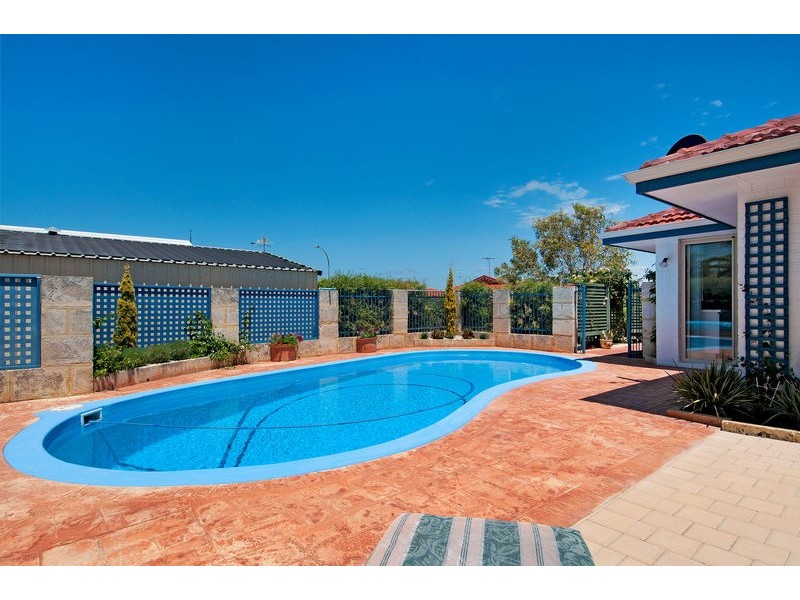 63 Caravel Way, Halls Head WA 6210