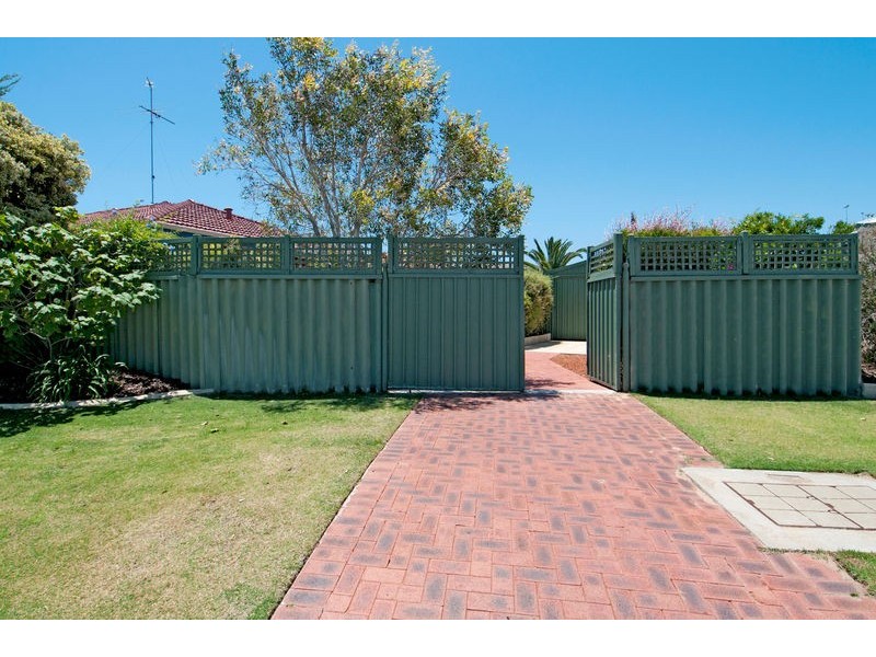 63 Caravel Way, Halls Head WA 6210