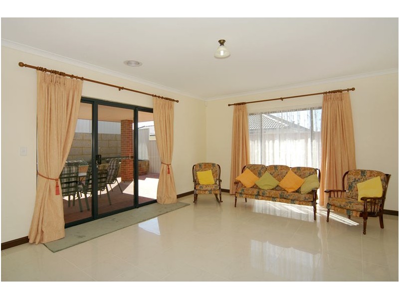 19 Tamar Break, Madora Bay WA 6210