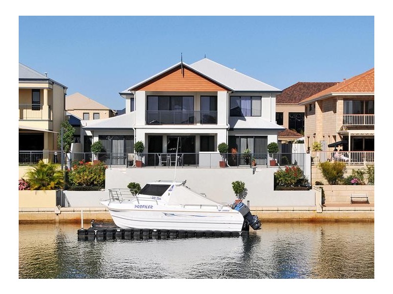 41 Brindabella Crescent, Halls Head WA 6210