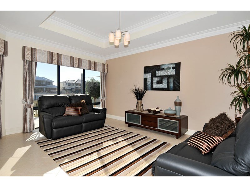 41 Brindabella Crescent, Halls Head WA 6210