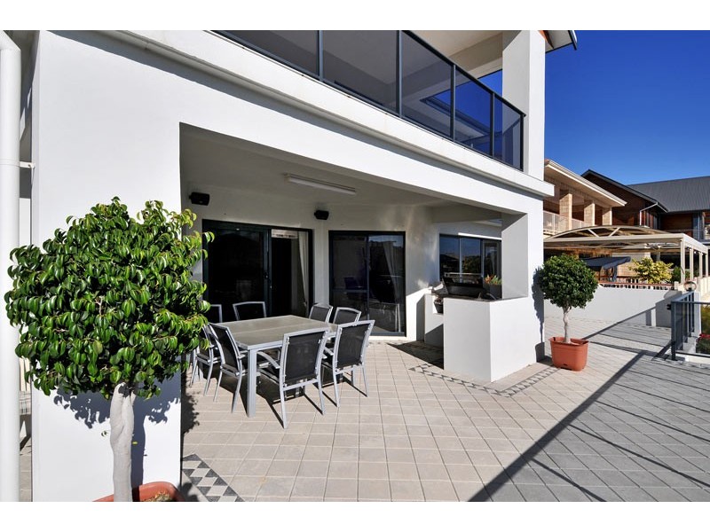 41 Brindabella Crescent, Halls Head WA 6210