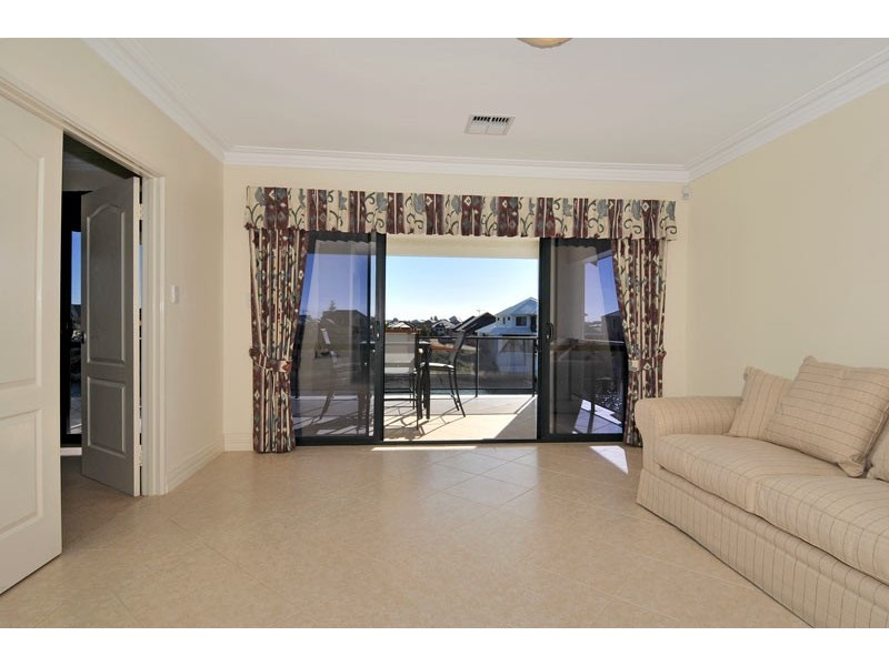 41 Brindabella Crescent, Halls Head WA 6210