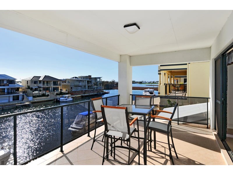 41 Brindabella Crescent, Halls Head WA 6210