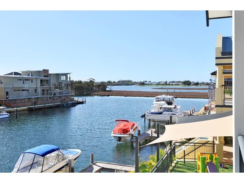 41 Brindabella Crescent, Halls Head WA 6210