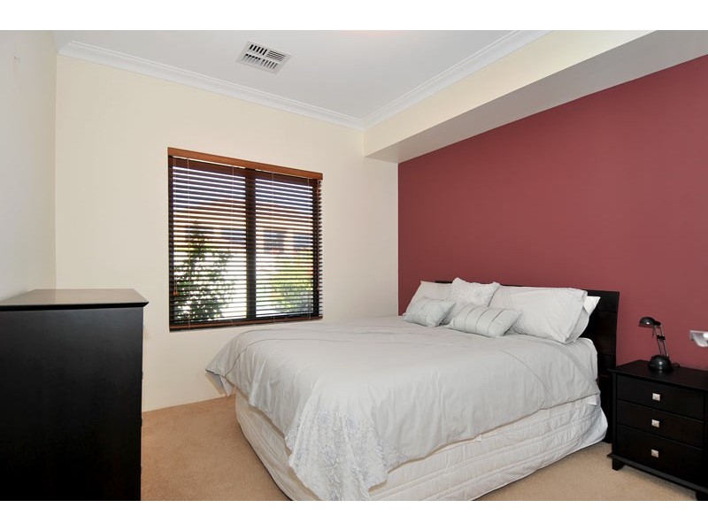 41 Brindabella Crescent, Halls Head WA 6210