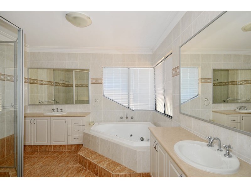 41 Brindabella Crescent, Halls Head WA 6210