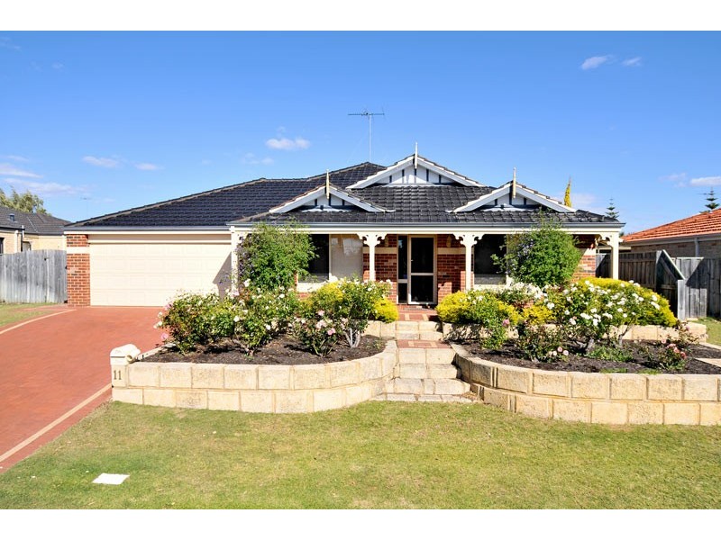 11 Kuta Lane, Halls Head WA 6210