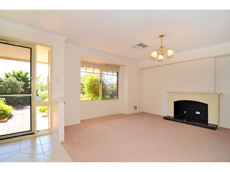 11 Kuta Lane, Halls Head WA 6210